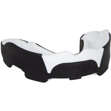 Капа Venum Predator Чорна з білим