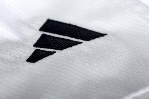 Кімоно для карате Adidas Fighter Slim Fit з ліцензією WKF | біле | K220DNAWKF
