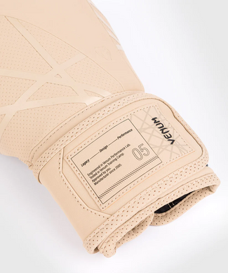 Боксерские перчатки Venum Tecmo 2.0 Boxing Gloves Sand, 12 oz